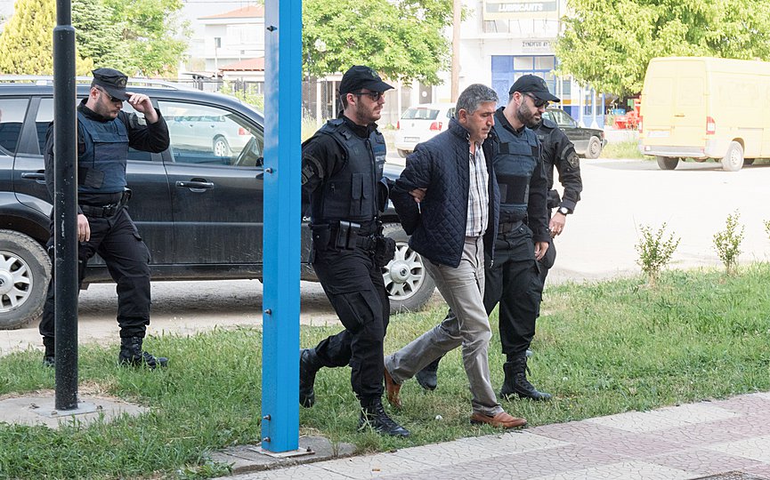The Turkish civilian who allegedly entering Greece illegally is being escorted to Orestiada's court by Greek policemen, May 3, 2018. (Photo by Eurokinissi)