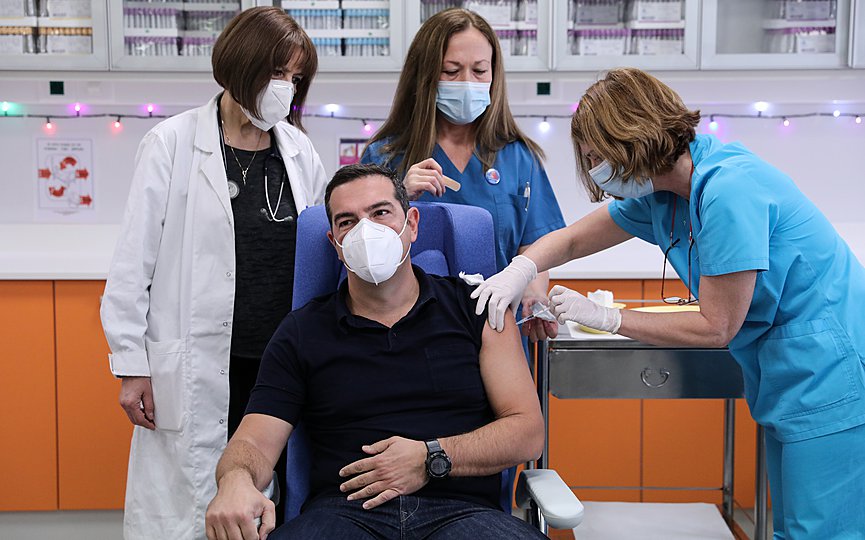 SYRIZA leader Alexis Tsipras receives the Pfizer BioNtech vaccine, at Evangelismos hospital in Athens, Greece, Monday, Dec. 28, 2020. (Photo by Eurokinissi/Yorgos Kontarinis)